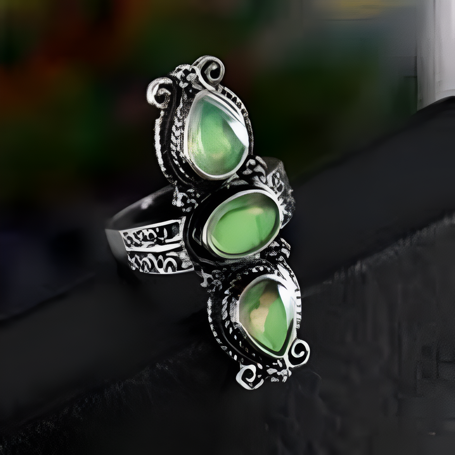 Verdant Elegance Vintage Ring